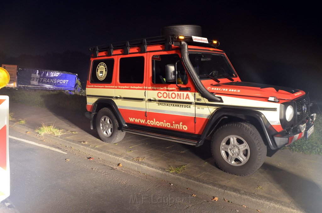 VU LKW umgestuerzt Feldkassel Industriestr Robert Boschstr P219.JPG